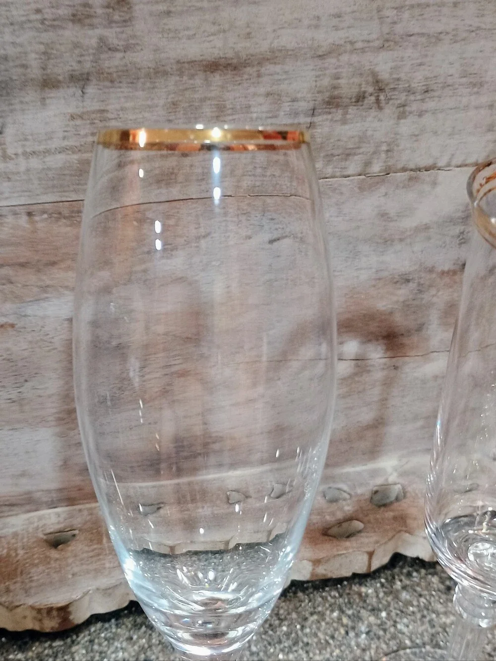 Four Miscellaneous Champagne Glasses - Picture 5 of 10